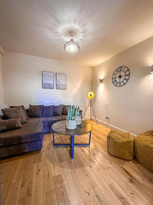 Bright & Spacious Split Level Flat In Kennington Londres Exterior foto