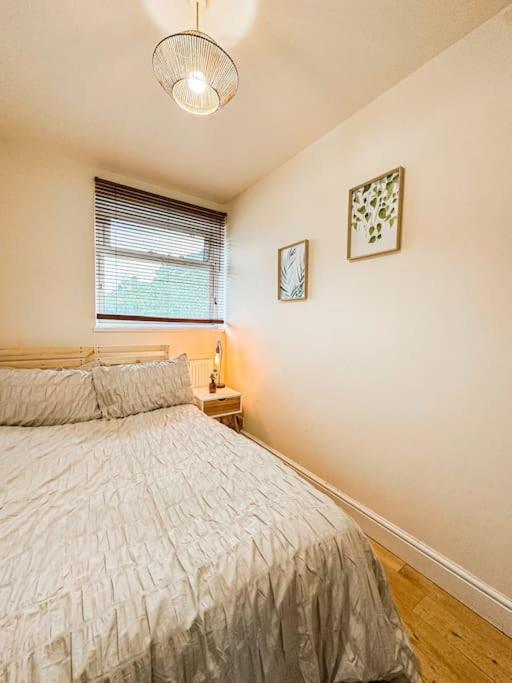 Bright & Spacious Split Level Flat In Kennington Londres Exterior foto